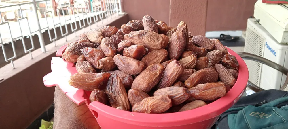 Benefits of Dates for Breaking the Fast and Suhoor by Nutrition & Sunnah